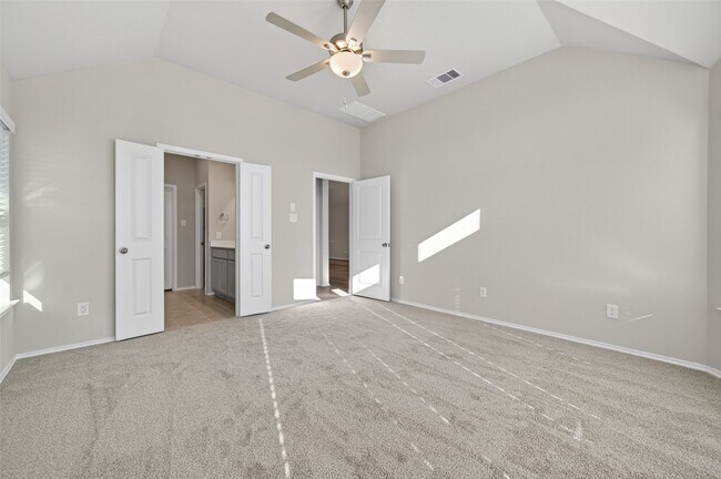 Building Photo - 1011 Shl Crk Trl