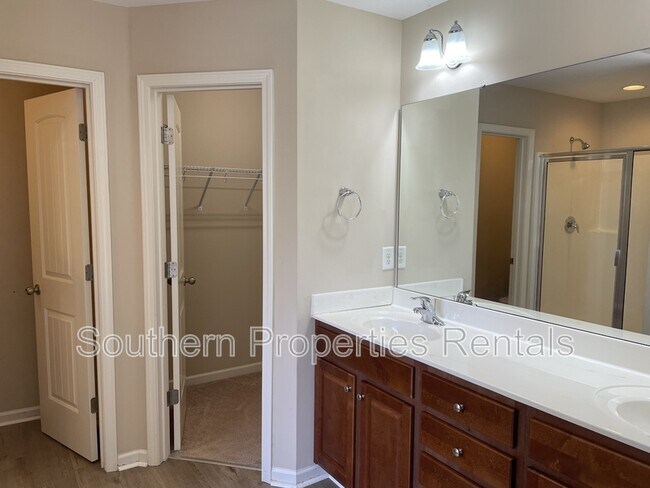 Building Photo - 42 Expedition Dr