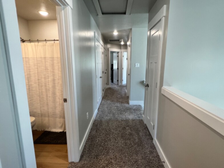 Building Photo - 465 N 30