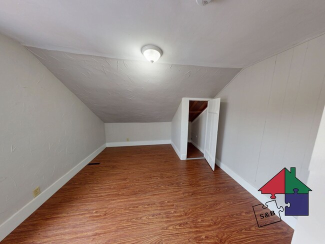 Building Photo - Save Big This Winter! 3BR Cottage – Heat Included!