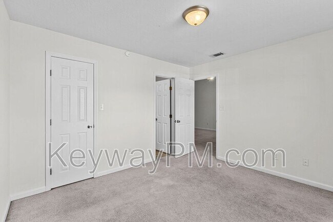 Building Photo - 301 Brock Ln