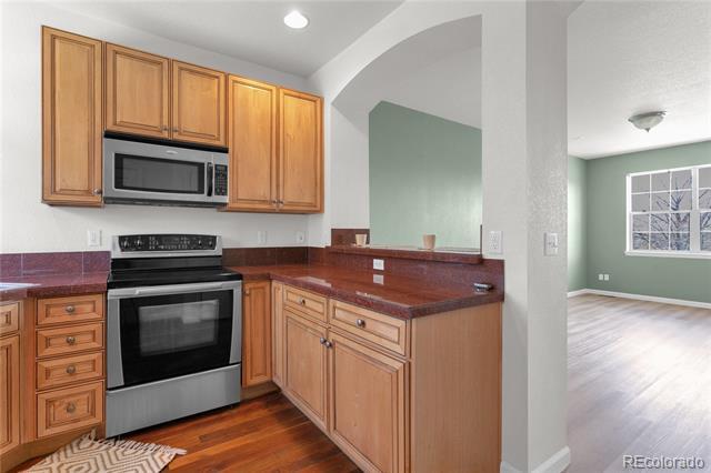 Building Photo - 775 N Roslyn St