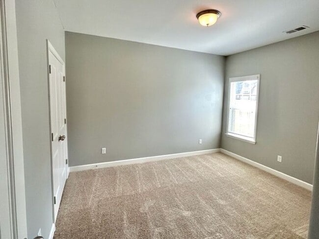 Building Photo - Available Now! Now Leasing a Spacious 4- B...