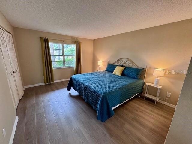 Building Photo - 6999 W Country Club Dr N