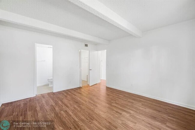 Building Photo - 1325 S Flagler Ave