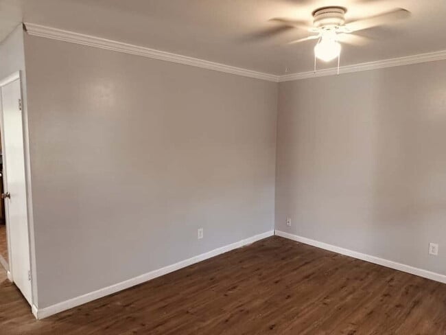 Building Photo - 2461 Duchess Dr