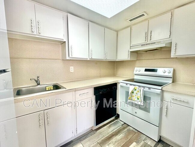 Building Photo - 2517 Caper Ln