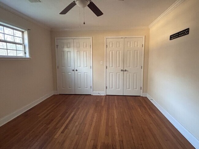 Building Photo - 304 Catalina Cir