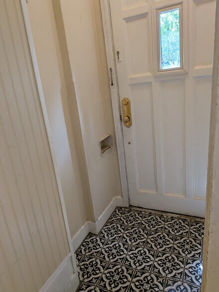 Entryway - 1105 East 200 South
