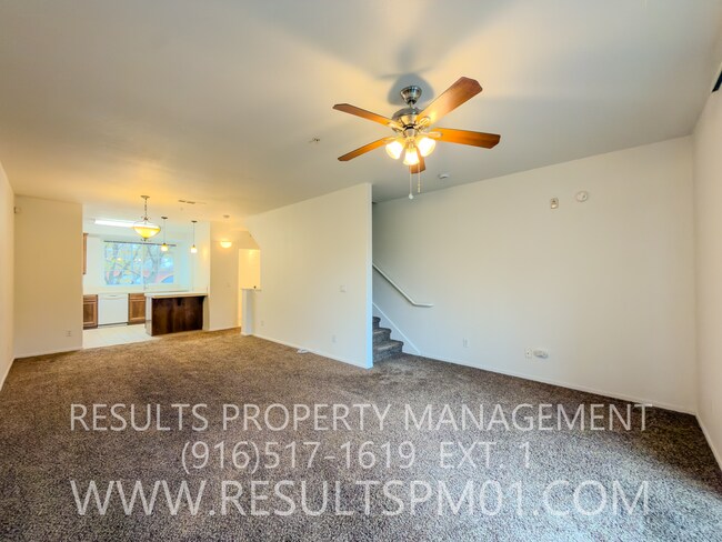 Building Photo - Excellent Natomas Townhouse