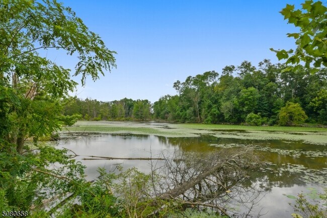 Building Photo - 506 Waterview Ct