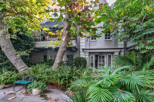 Building Photo - 1321 Hayworth Ave