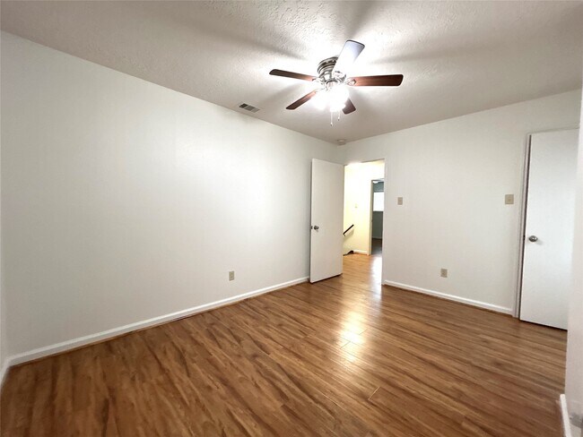 Building Photo - 2714 River Birch Dr