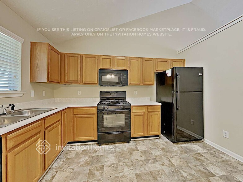 Building Photo - 1525 Wilkes Crest Dr NE