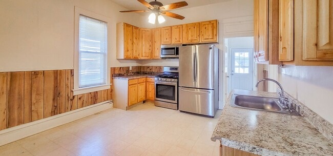 Building Photo - Bountiful City Office Space or residential