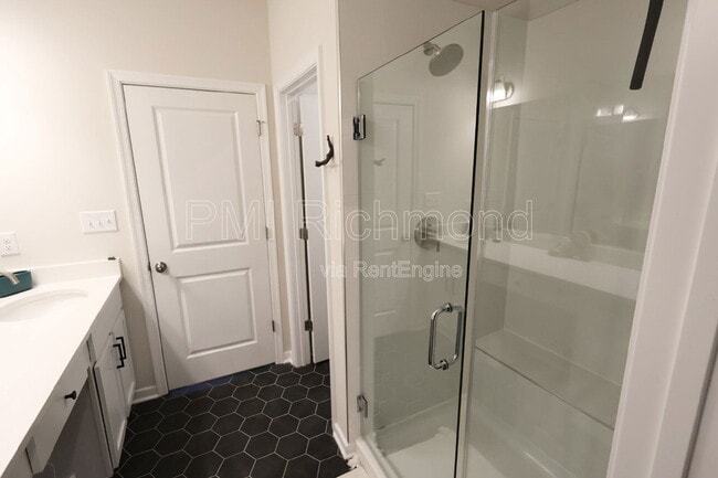 Building Photo - 2445 Ownby Ln