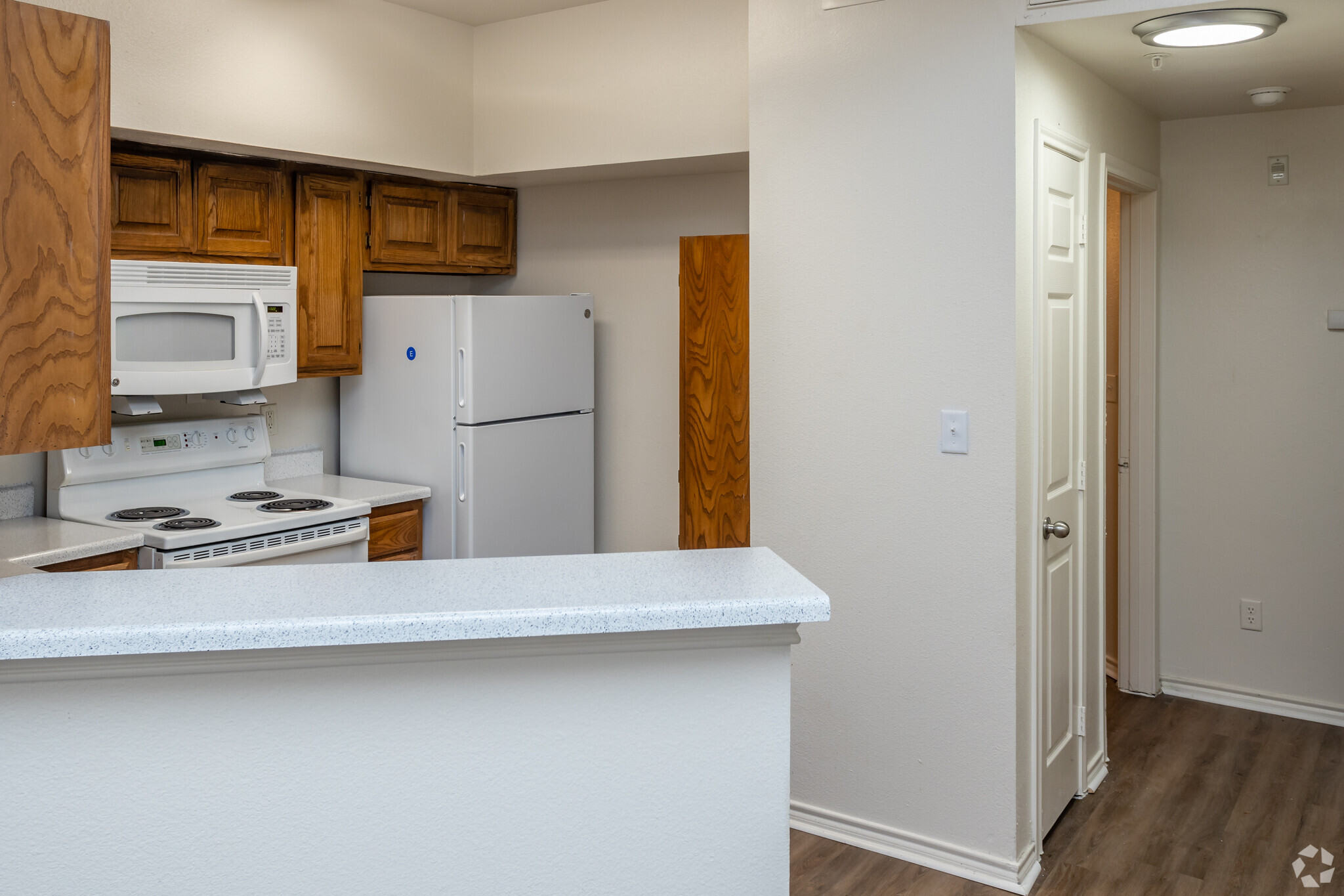 1BR,1BA-733sft - LBJ Garden Villas