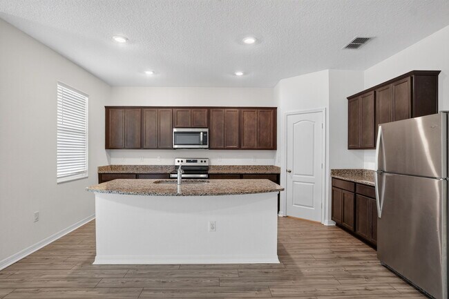 Building Photo - 6170 Dolostone Dr