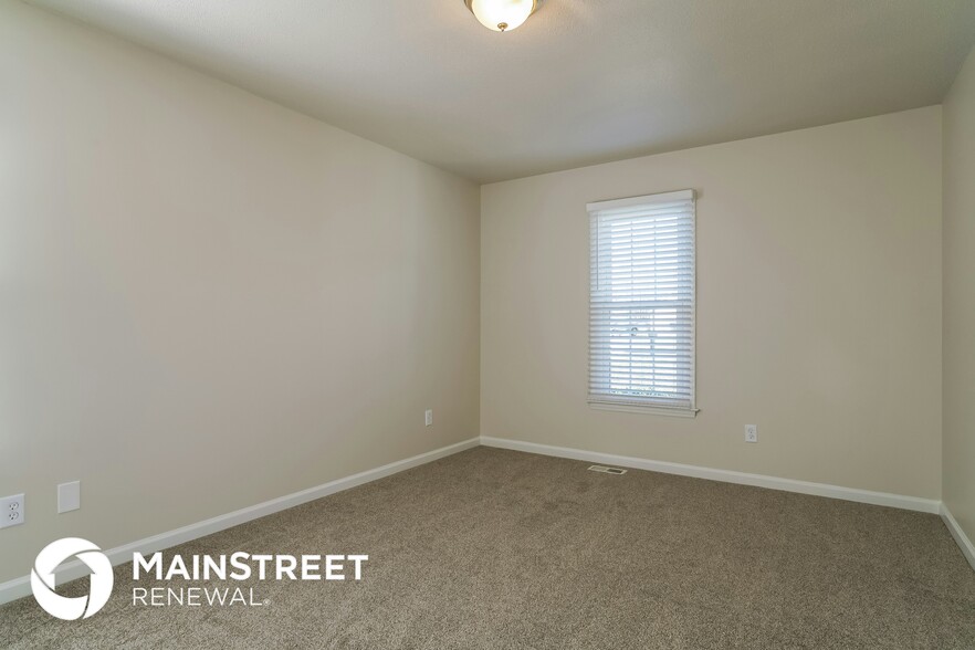 Building Photo - 813 Lusterleaf Pl