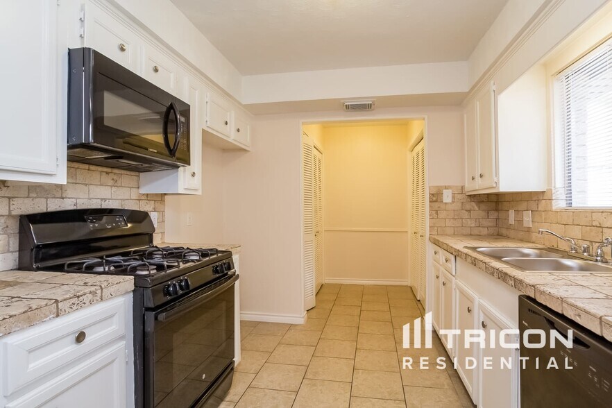 Building Photo - 23123 Earlmist Dr
