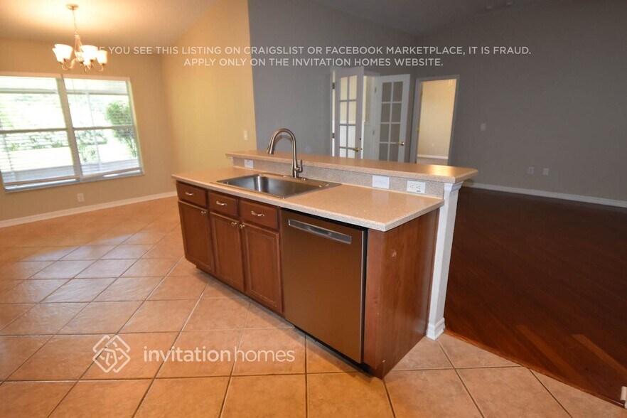 Building Photo - 6421 Bridgecrest Dr