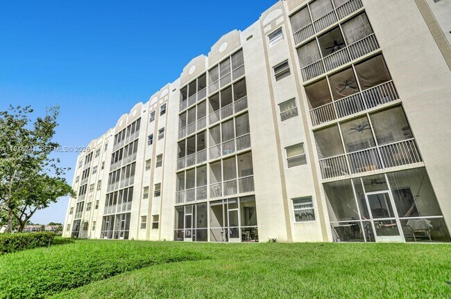 Building Photo - 10730 NW 66th St