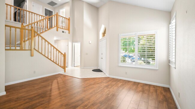 Building Photo - 4 BR/3BA Home in Laurel Creek with Park-Like Backyard!