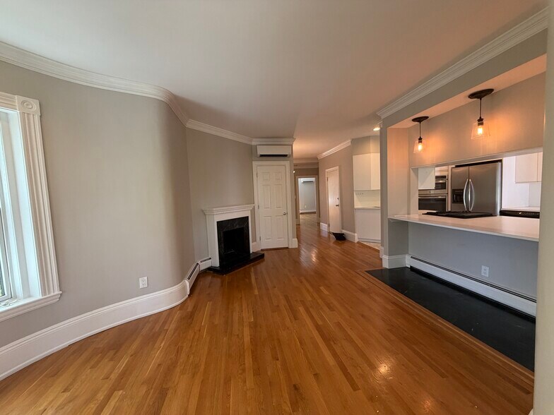 Building Photo - 59 Longwood Ave