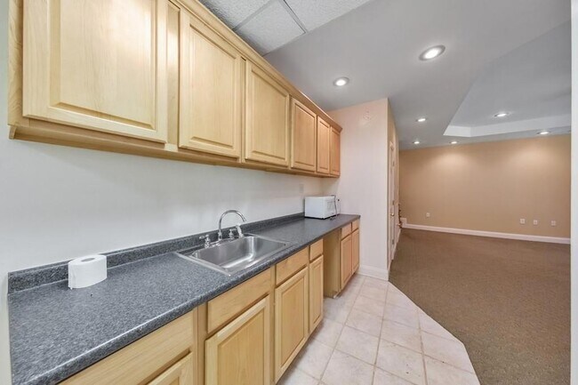 Building Photo - 5321 Edgerton Dr