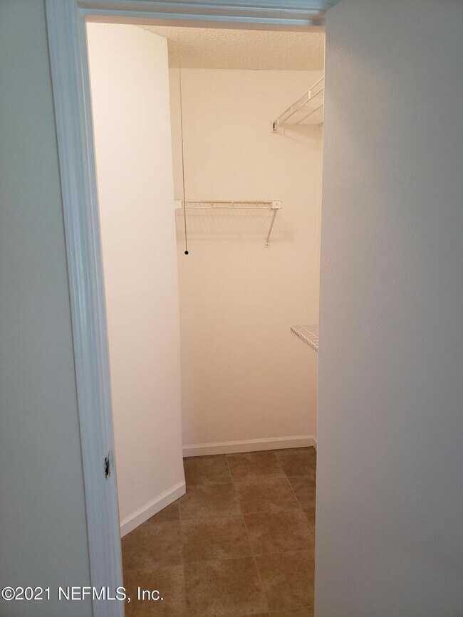 Building Photo - 2642 B San Francisco Blvd