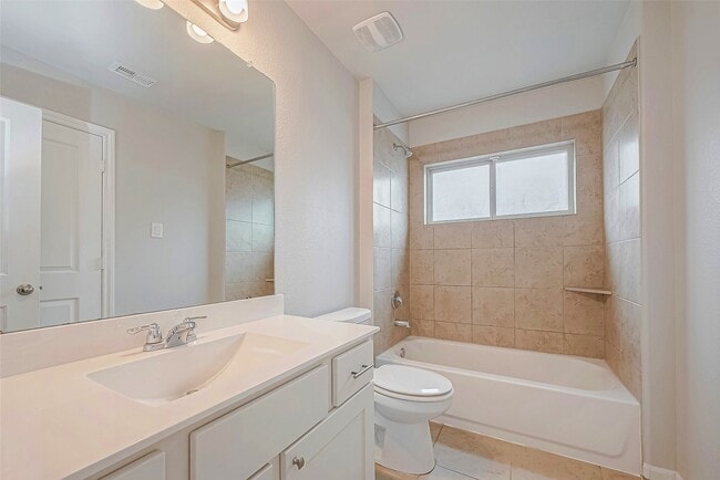 Building Photo - 31118 Gulf Cypress Ln