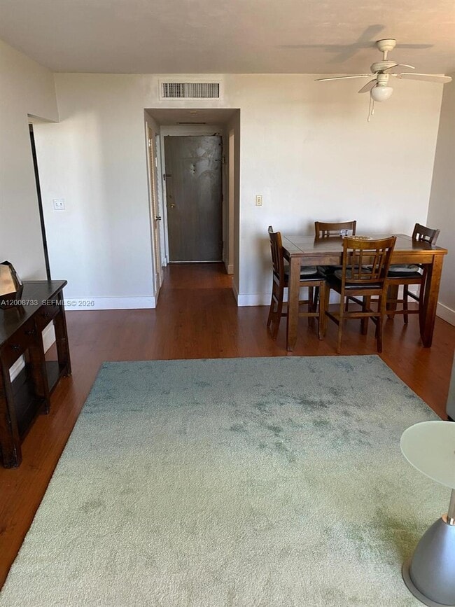 Building Photo - 2899 Collins Ave