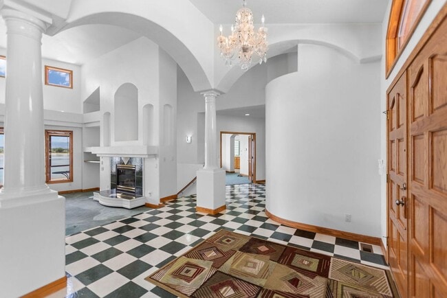 Building Photo - 3957 Valley Oak Dr