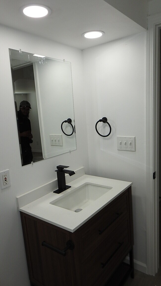 Building Photo - 3bed 2 full bath in North Kansas City, MO