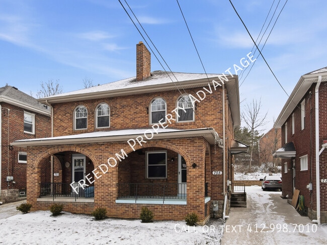 Building Photo - 755 Shady Dr E