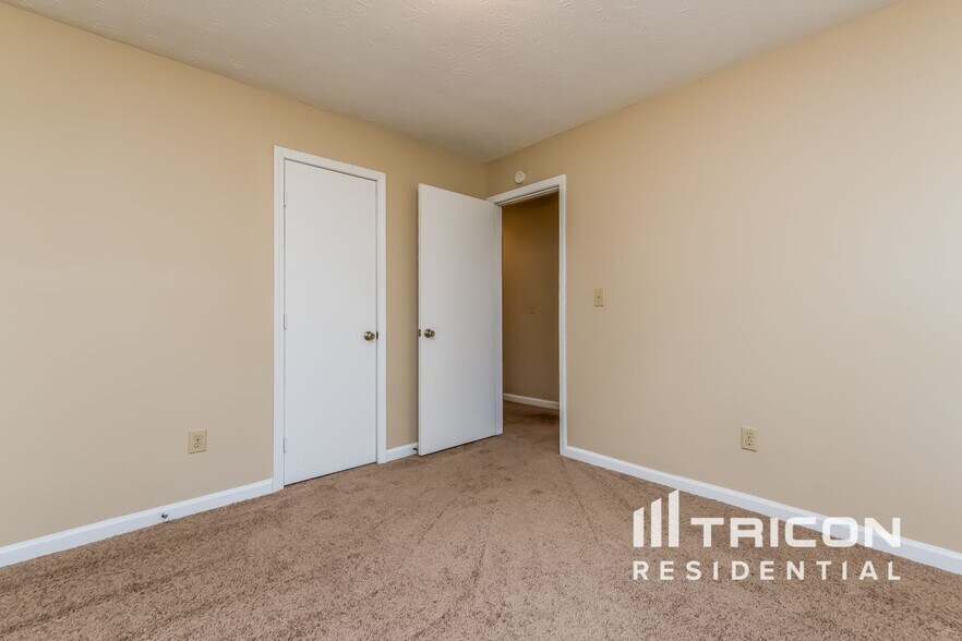 Building Photo - 1511 Country Ct