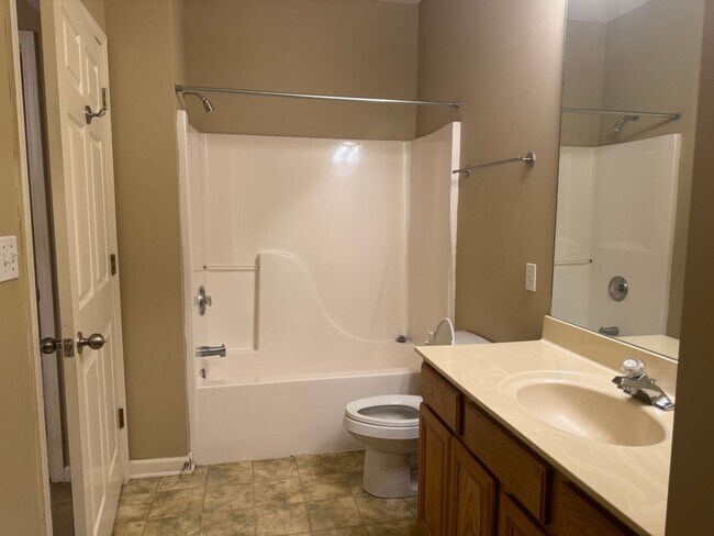Building Photo - Spencers Crest Condominium