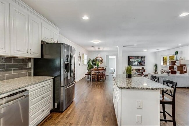 Building Photo - 4050 Washington Rd