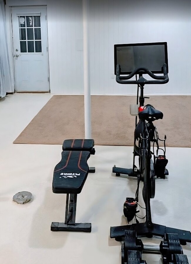 Building Photo - 688 W Paddle Wheel Ct