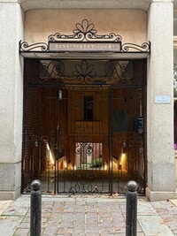 Building Photo - Welcome to Urban Elegance in the Heart of ...