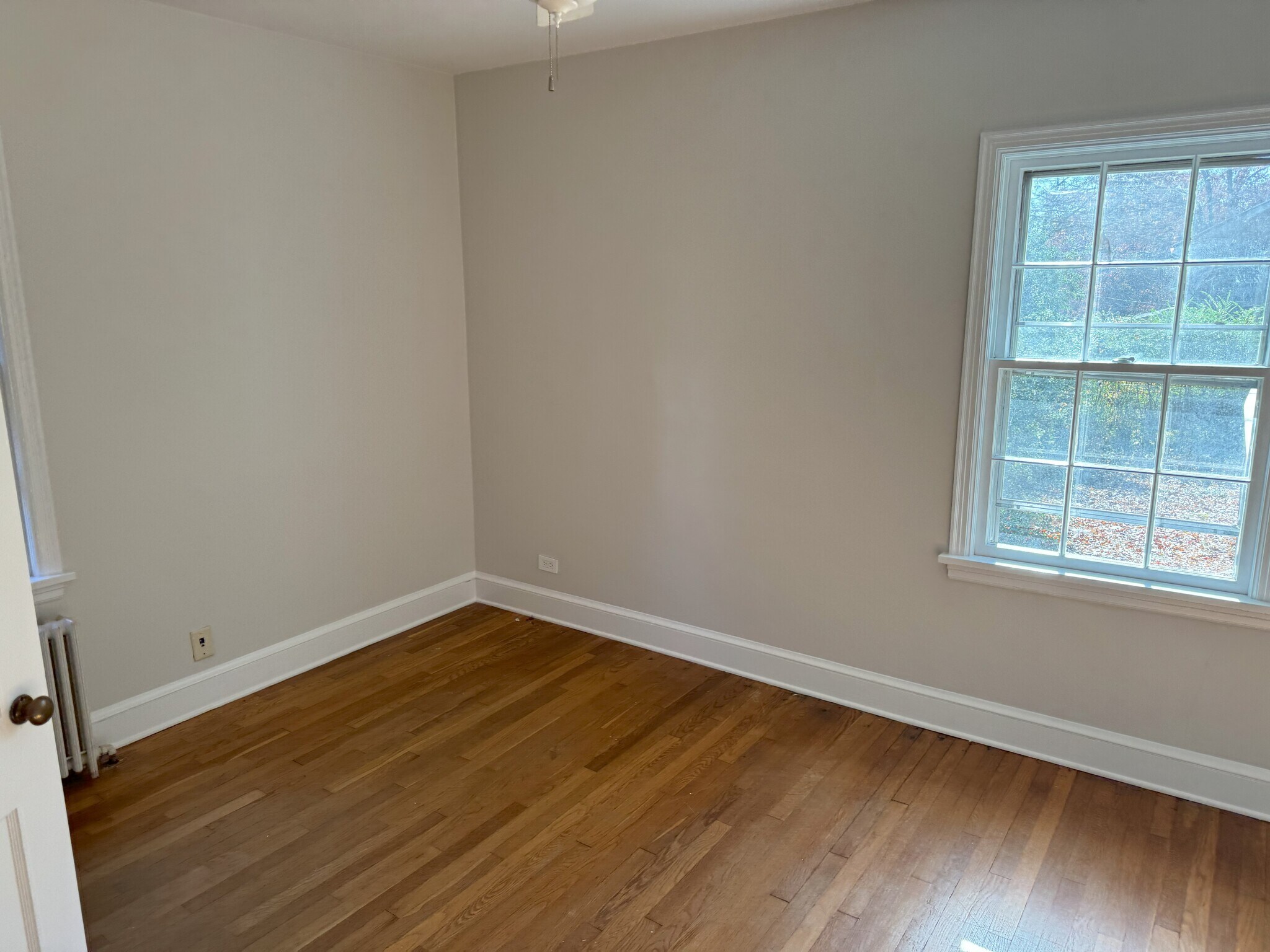 Bedroom 2 - 302 Robertson Ave