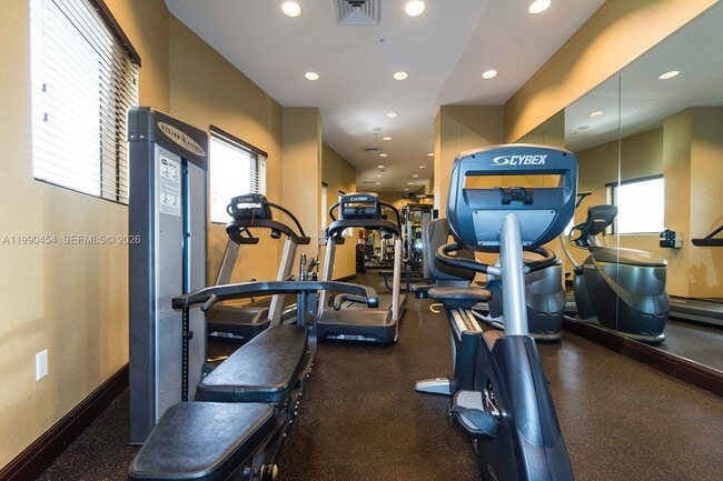 Building Photo - 16275 Collins Ave