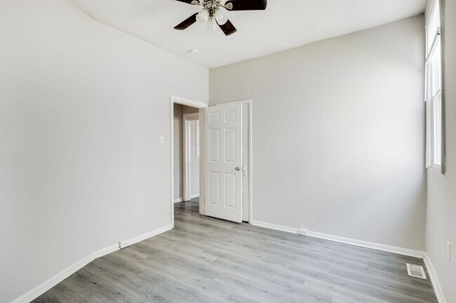 Building Photo - 2902 Barton Ave