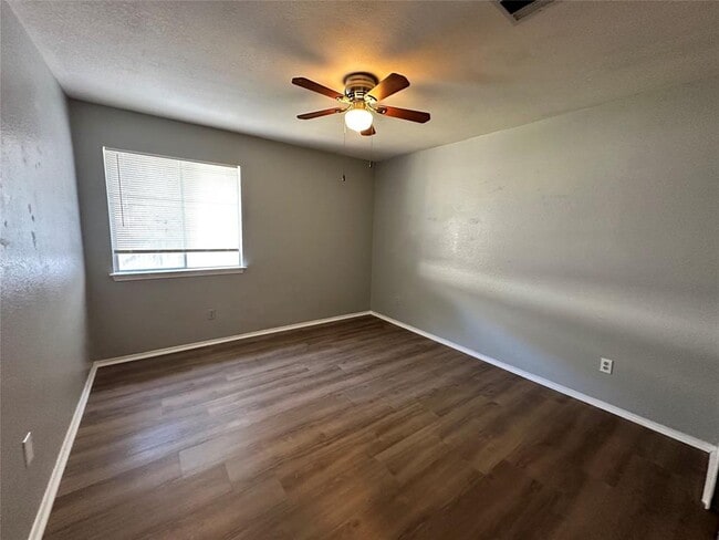 Building Photo - 4103 Natural Bridge Ct