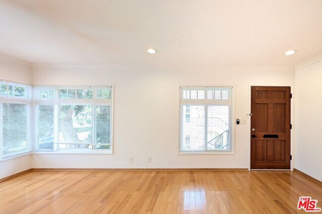 Building Photo - 601 9th St