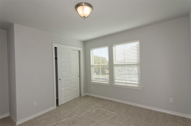 Building Photo - 2136 Pecan Island Dr