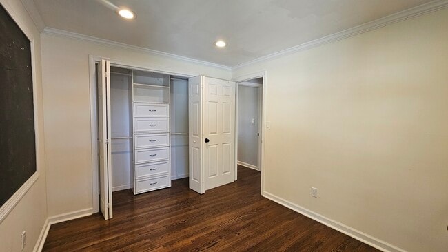 Building Photo - 75 Florence Ave