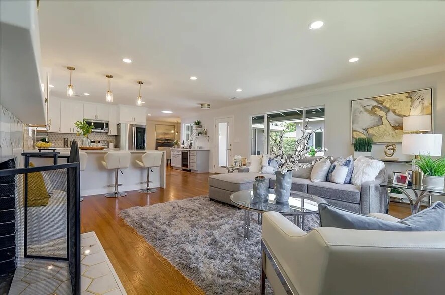 Building Photo - 992 Fairfield Ave