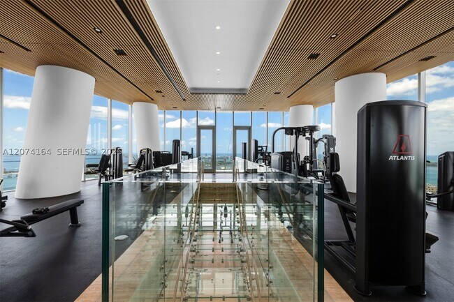 Building Photo - 300 S Biscayne Blvd