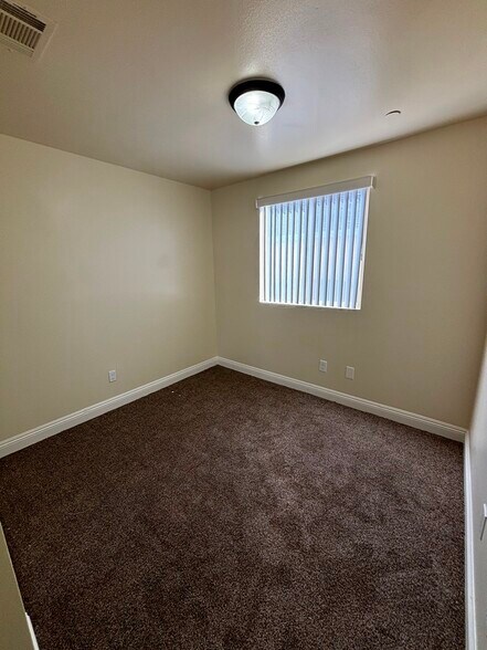 Building Photo - 324 W 77th St